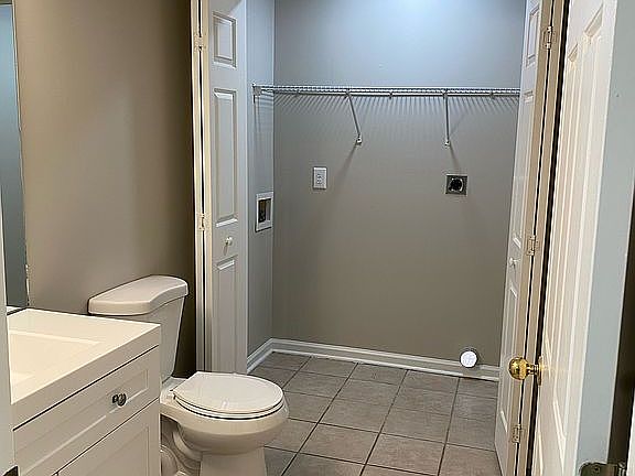 Powder Room & Laundry