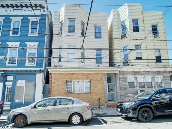 411 Monastery Pl, Union City, NJ 07087