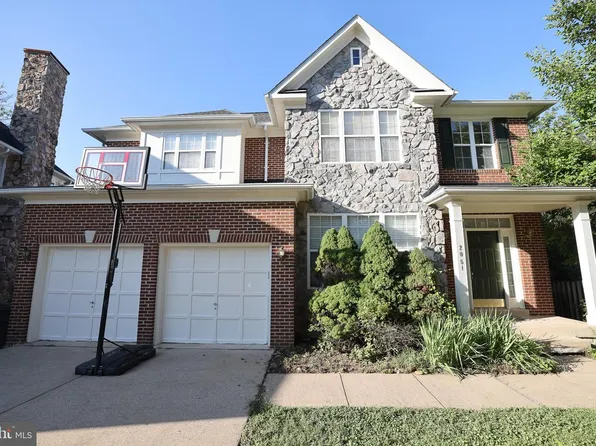 2051 Madrillon Rd, Vienna, VA 22182