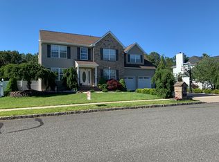 9 Roe Ln, Howell, NJ 07731