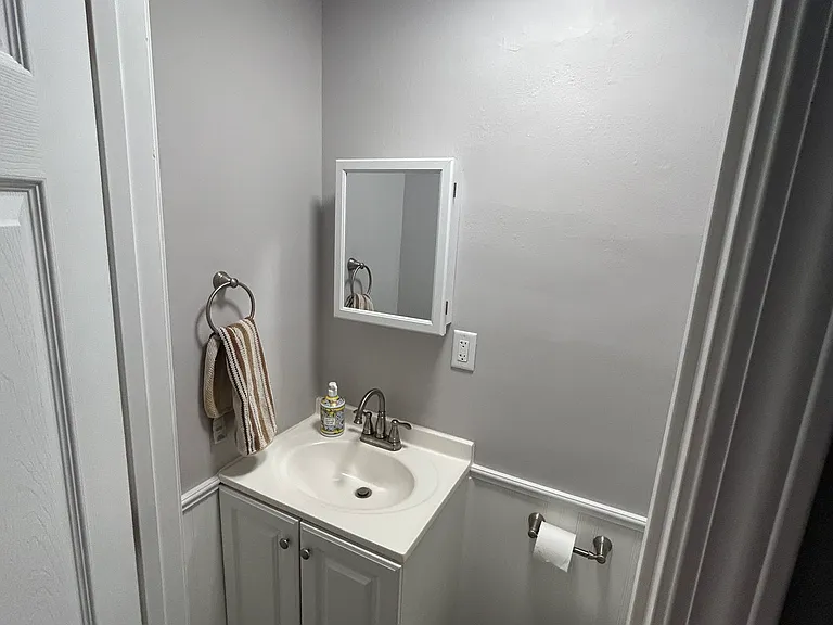 222 McKinley Ave — Photo 4