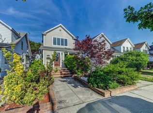 9524 72nd Ave, Forest Hills, NY 11375