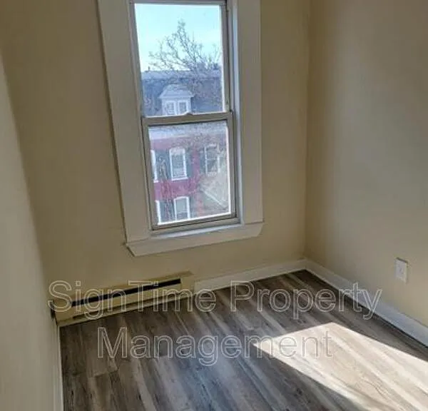 42 E Washington St #3 — Photo 9