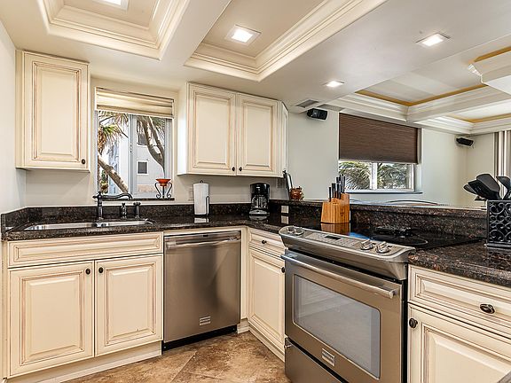 5th image of 2080 E Hillsboro Blvd APT 201