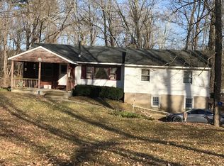 11 Heaters Ln, Layton, NJ 07851