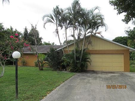 1st image of 950 SE Montrose Ave