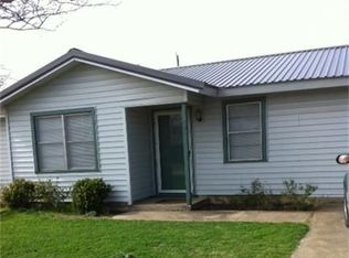 703 Sewell Dr, Decatur, TX 76234