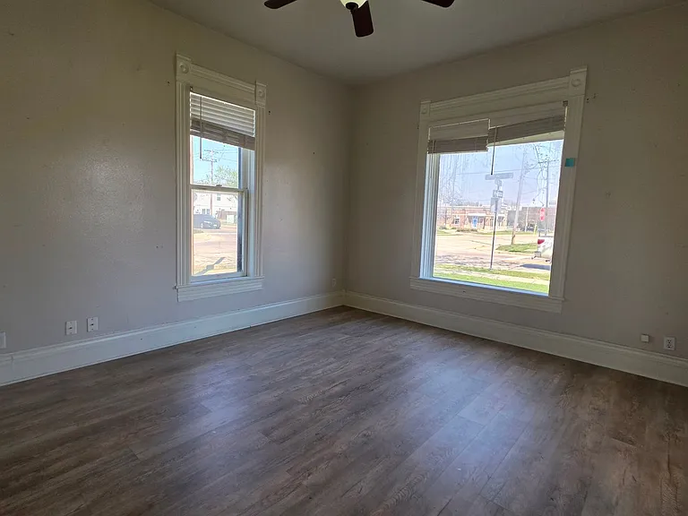 145 N Kealy St — Photo 5