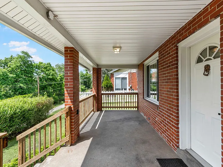 5614 Moore Ave — Photo 4