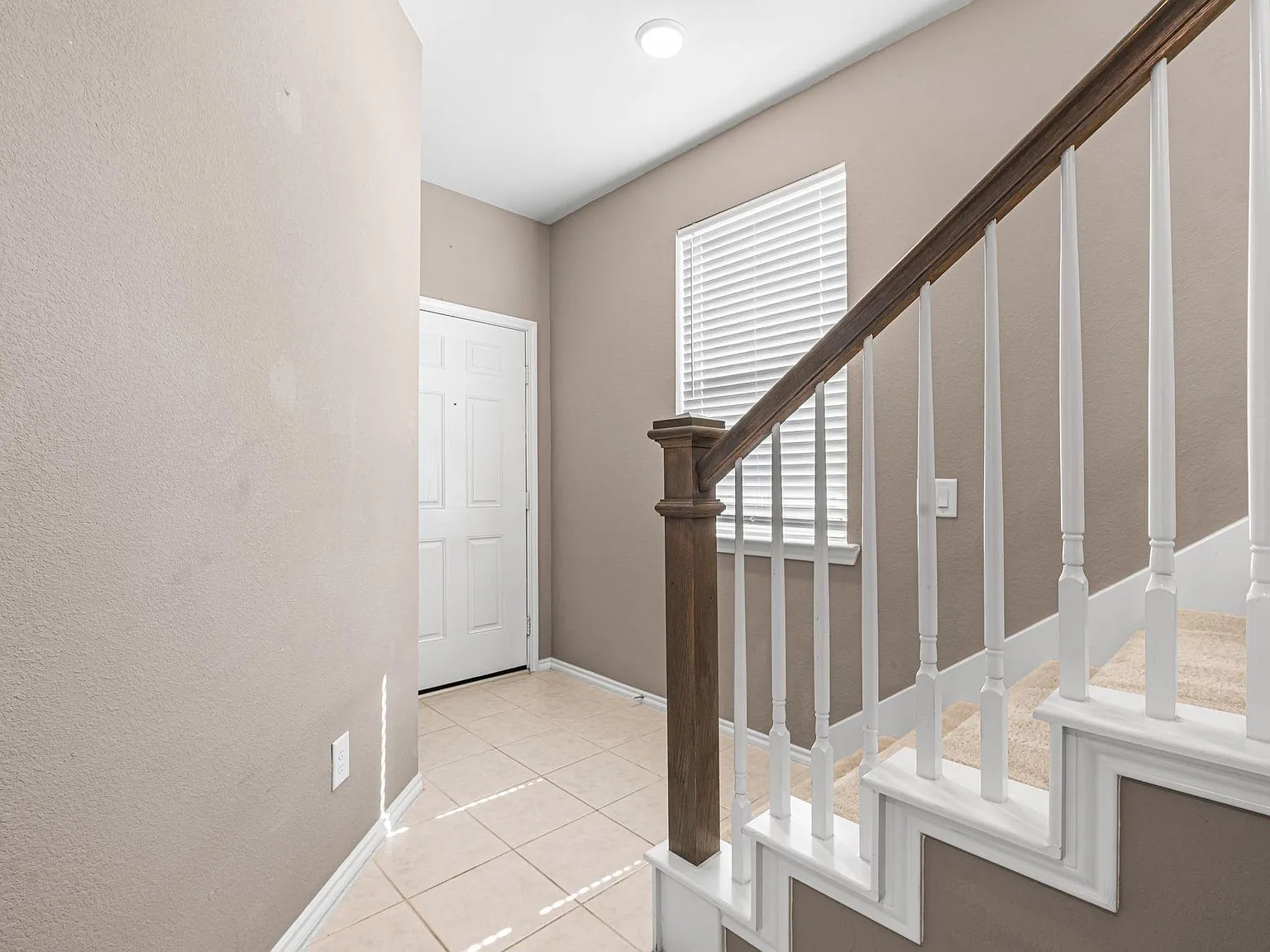 3 bed, 2.5 bath, 1543 sqft, $2,100 — Photo 3