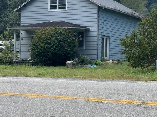3975 Swords Creek Rd, Swords Creek, VA 24649