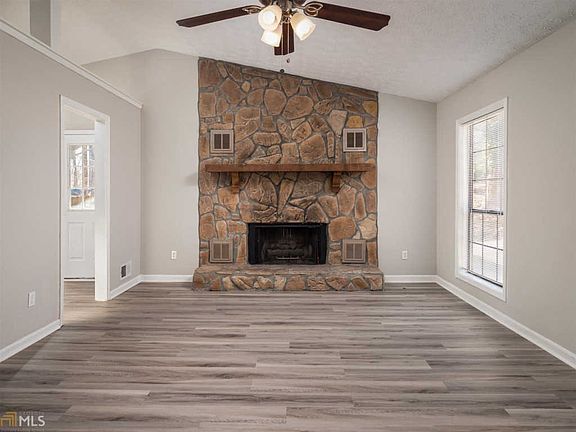 4th image of 313 Hardwood Ln