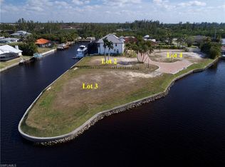 14201 Bay Dr, Fort Myers, FL 33919