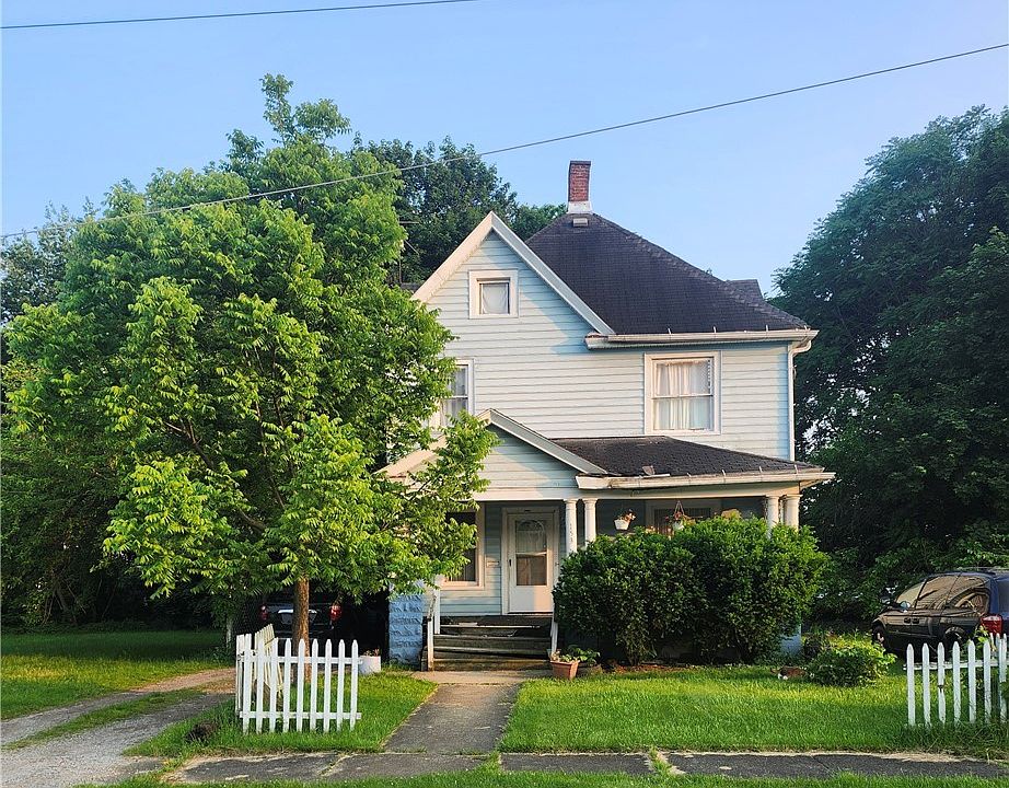 1st image of 153 W Warren Ave
