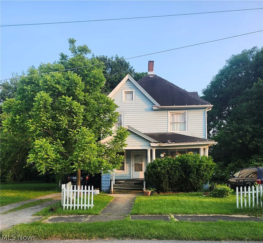 153 W Warren Ave photo 1