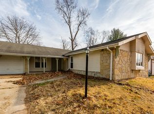 11898 Barden Tower Rd, Florissant, MO 63033