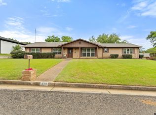 516 Ruthlynn Dr, Longview, TX 75605