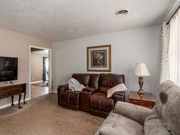 4th image of 7009 Cherry Valley Rd