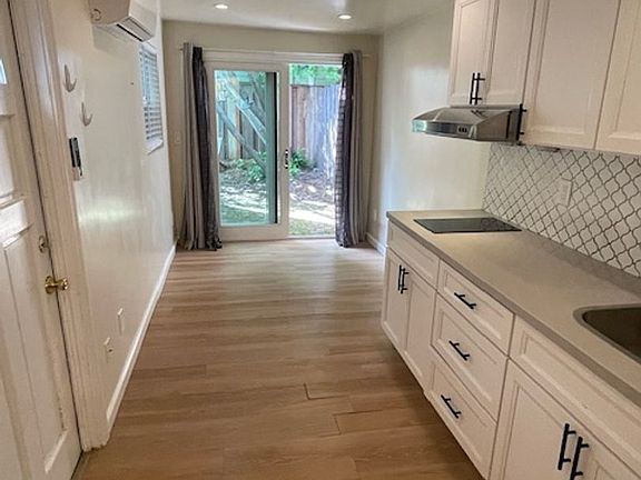 3rd image of 4327 Essex St #4327B