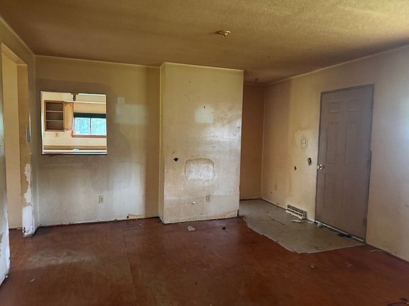 3rd image of 127 Georges Creek Rd
