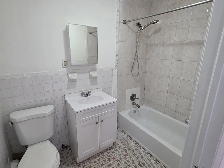1039 Beach 20th St #2A — Photo 5