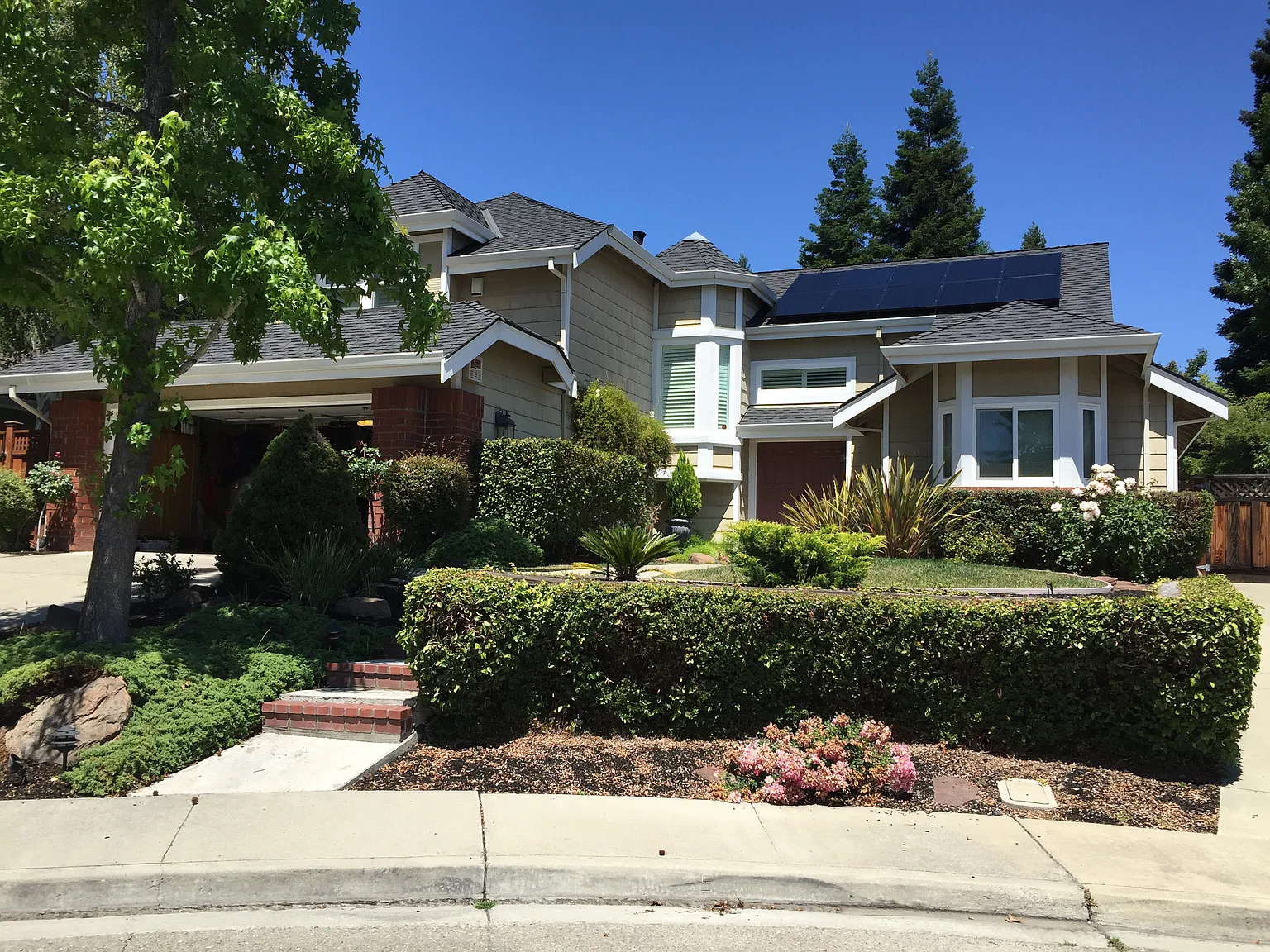 105 Greenwich Ct photo 1