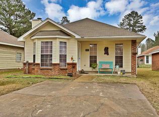 209 Sycamore Dr, Brandon, MS 39042