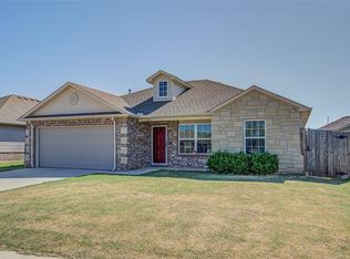 1421 Sandstone Dr, Noble, OK 73068