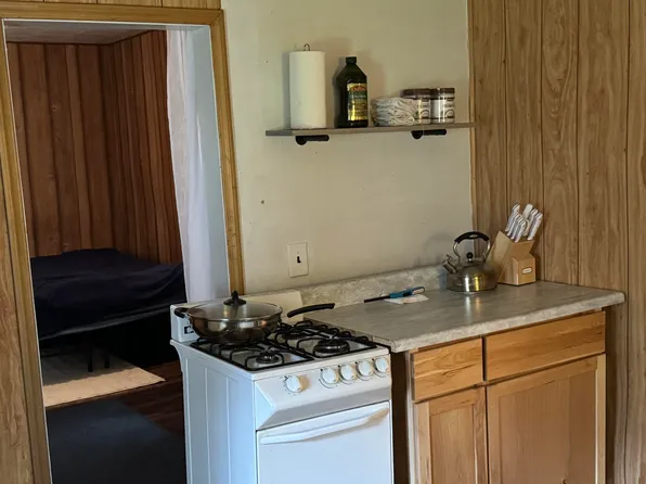 214 E Depeyster St, Mackinaw City, MI 49701