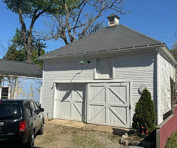 806 W South St — Photo 27