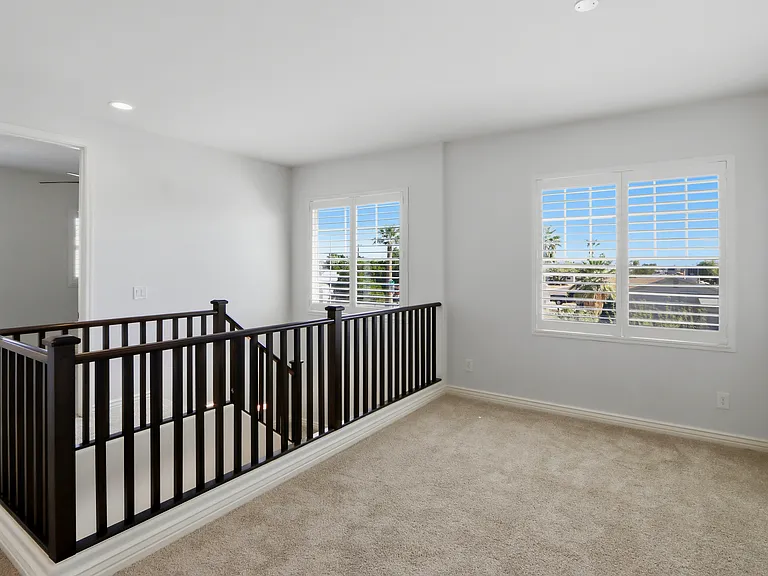 227 E Beatryce St — Photo 18