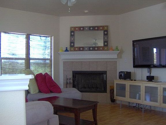 2nd image of 1536 Lake Blf