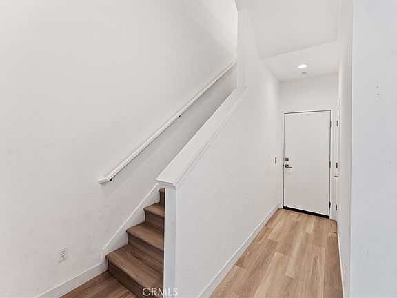 4th image of 1009 Roble Pl