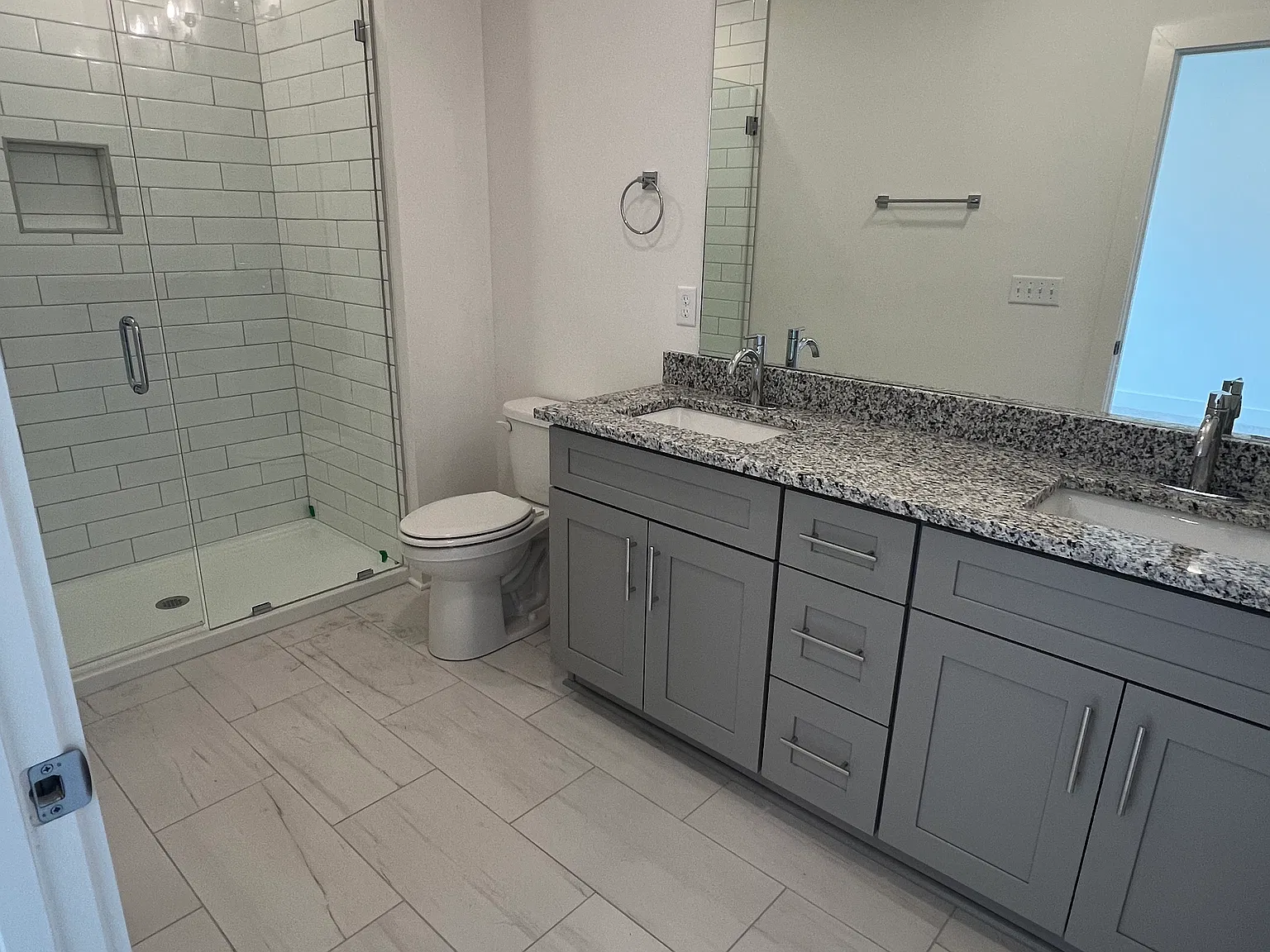 3 bed, 3.5 bath, 1750 sqft, $1,099 — Photo 2