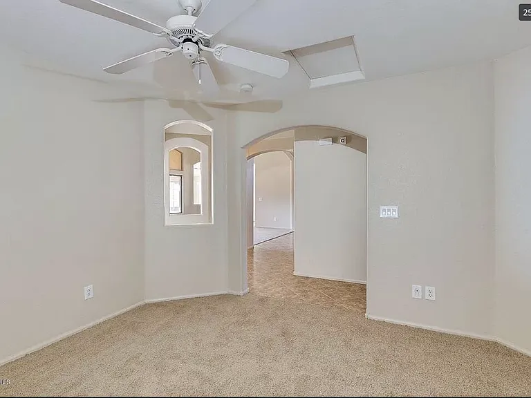 8324 S 48th Dr — Photo 4