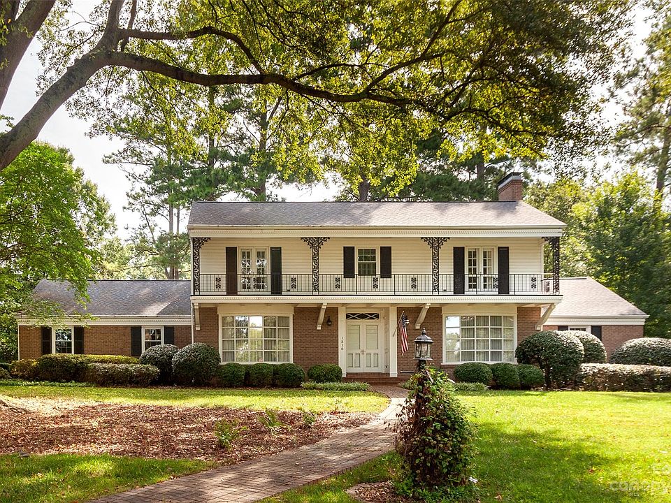 1st image of 1310 Park Ln