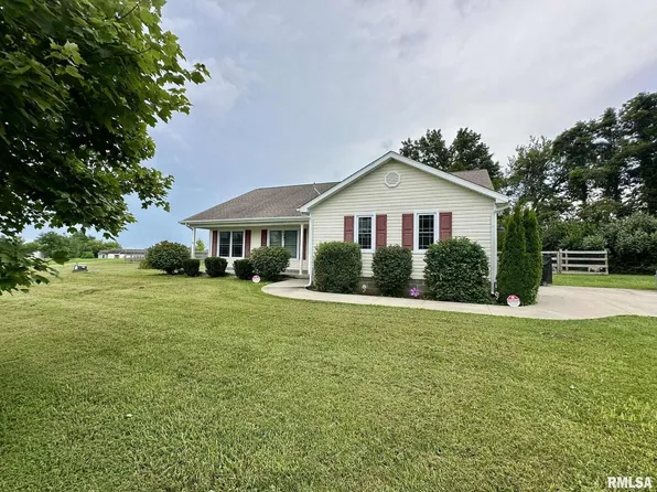 106 Jett Sawyer Ln, De Soto, IL 62924