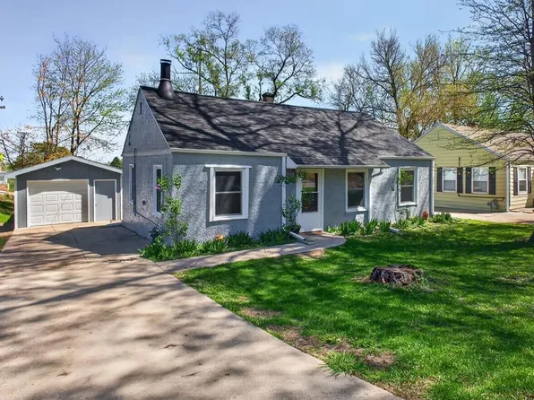 2001 Jackson St, Bellevue, NE 68005