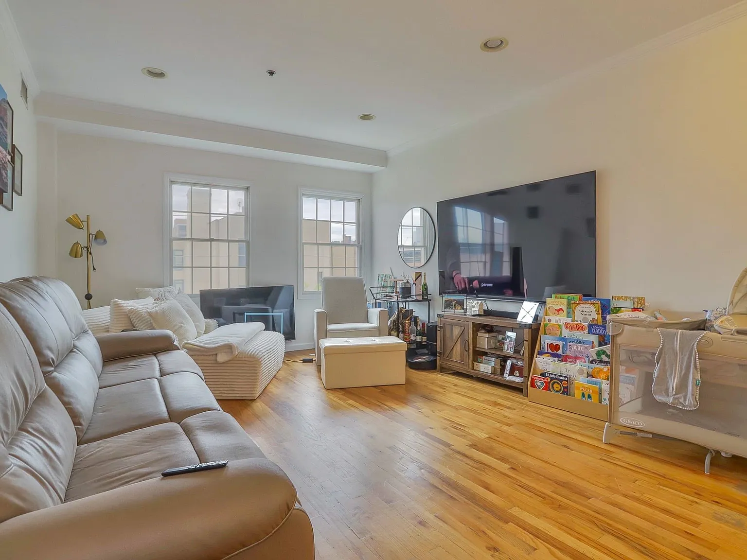 2 bed, 2.0 bath, $4,600 — Photo 2