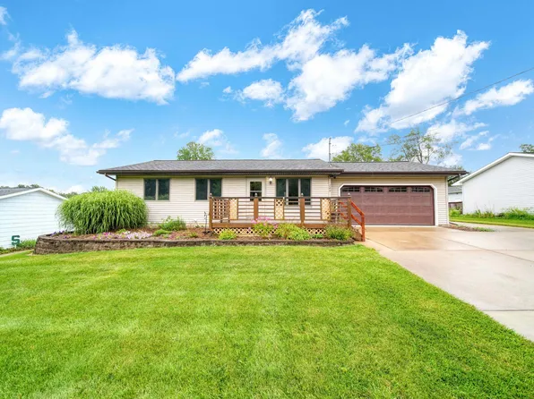 149 N Harvey Rd, Jackson, MI 49201