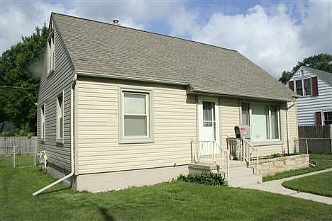 1st image of 3027 10th Ave