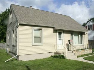 3027 10th Ave, Port Huron, MI 48060