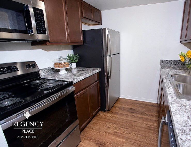 1st image of 5550 Folsom Dr #231