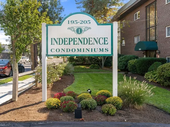 195 Independence Ave Unit 137, Quincy, MA 02169