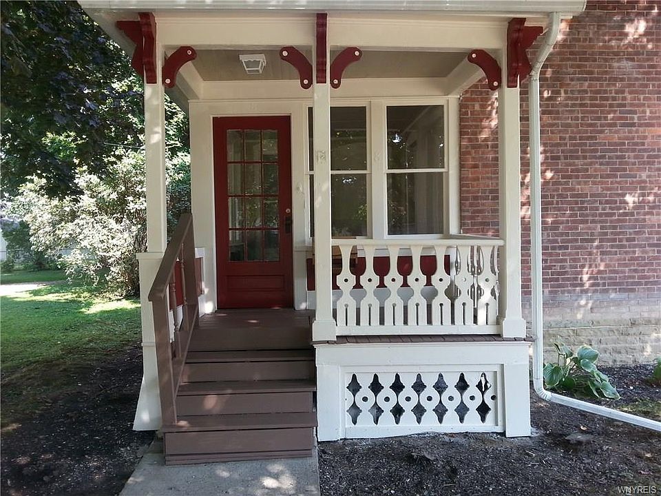 1st image of 8 Whitney Ave