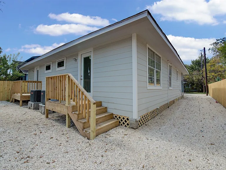 2214 McKee St — Photo 13