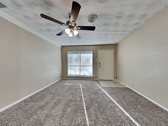 5th image of 2925 Caribbean Dr