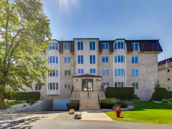 3640 186th St APT 204, Lansing, IL 60438