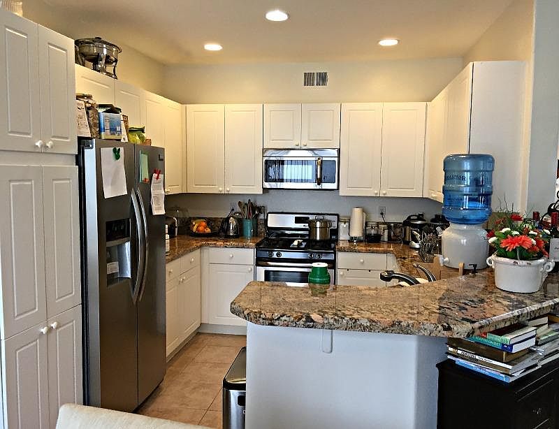 1st image of 3073 W Canyon Ave