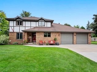 7 Chappell Ct, Appleton, WI 54914